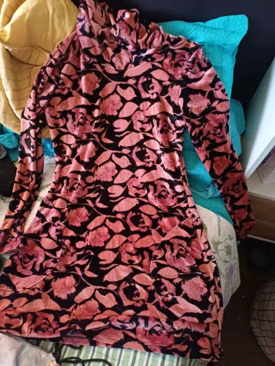 Vestido de invierno floral con cuello alto - miniatura 2
