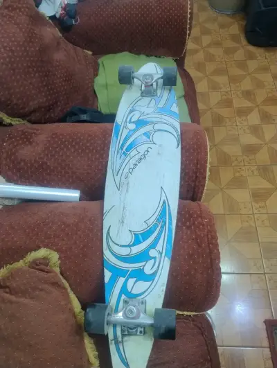 Longboard Paragon con diseño tribal azul - miniatura 1