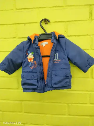 Chaqueta infantil azul con capucha y diseño de mono - miniatura 1