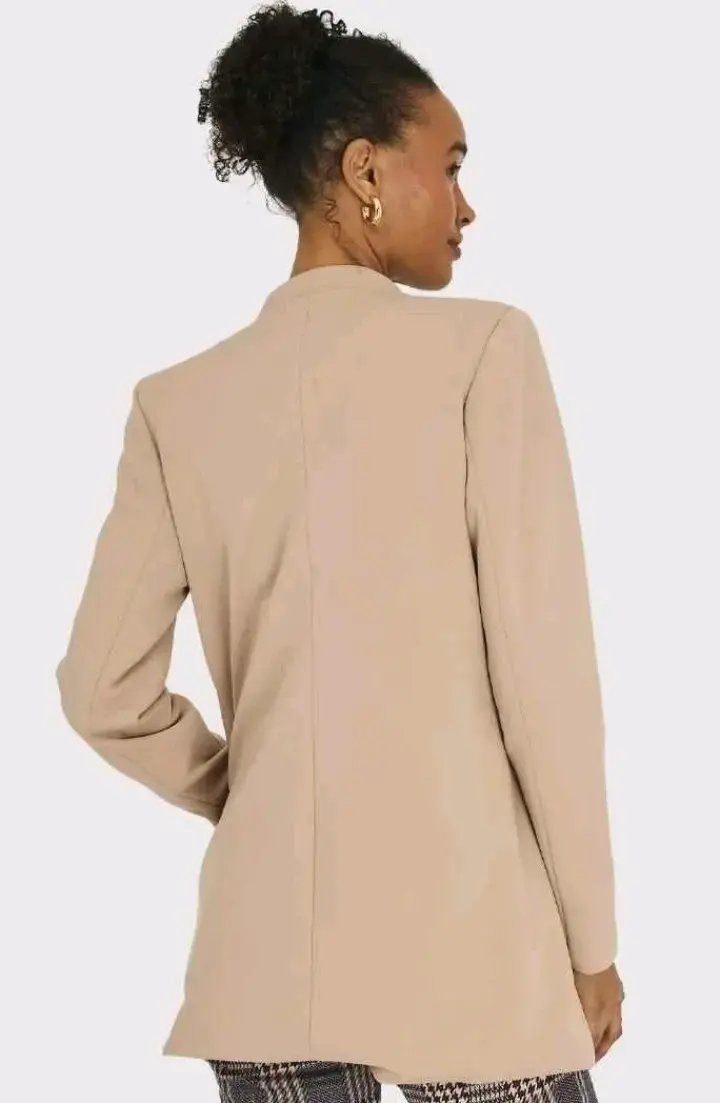 Blazer beige elegante para mujer - 4