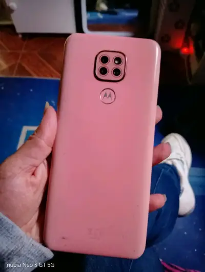 Motorola mog 9 play5G en buen estado - miniatura 1