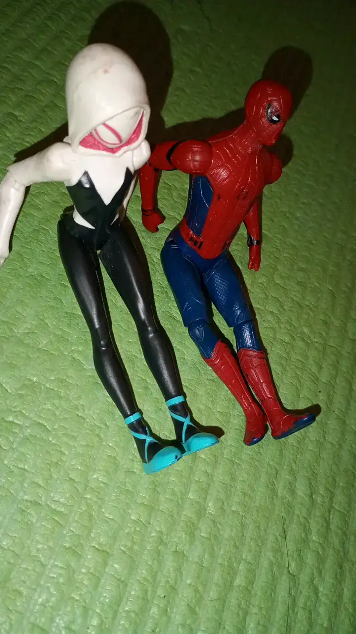 Lote de figuras de acción variadas - 2