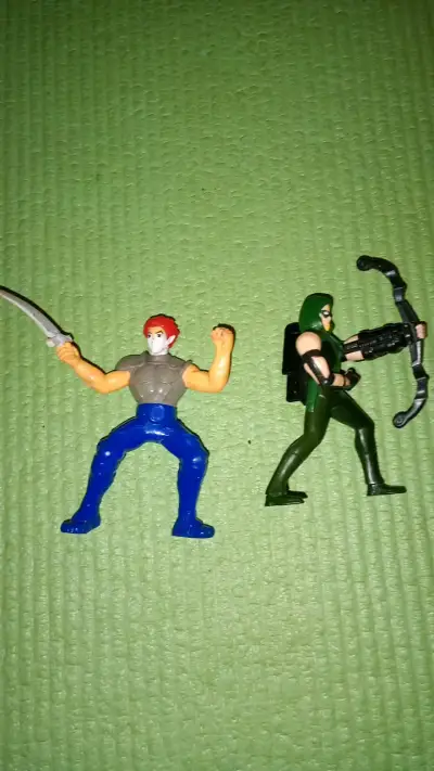 Lote de figuras de acción variadas - miniatura 4