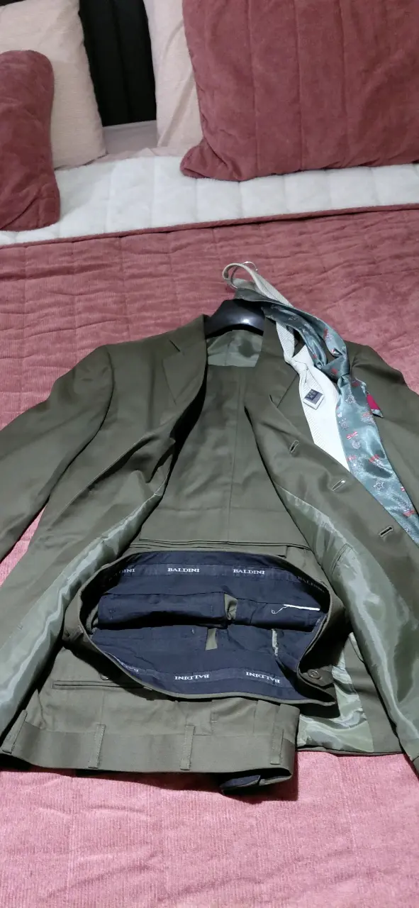 Traje formal verde oliva para hombre - 2
