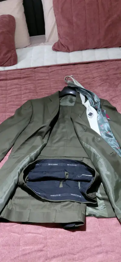 Traje formal verde oliva para hombre - miniatura 2