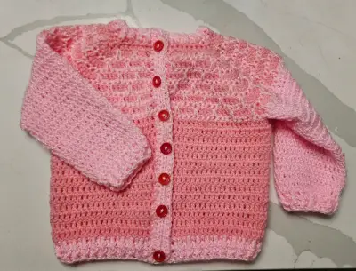 Conjunto bebe tejido a crochet para bebé rosado - miniatura 1