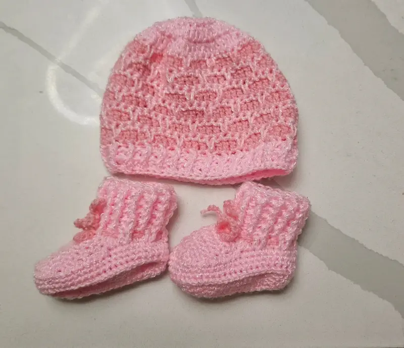 Conjunto bebe tejido a crochet para bebé rosado - 2