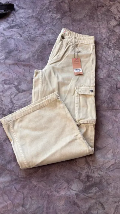 Pantalones cargo beige Aussie talla 38 - miniatura 1
