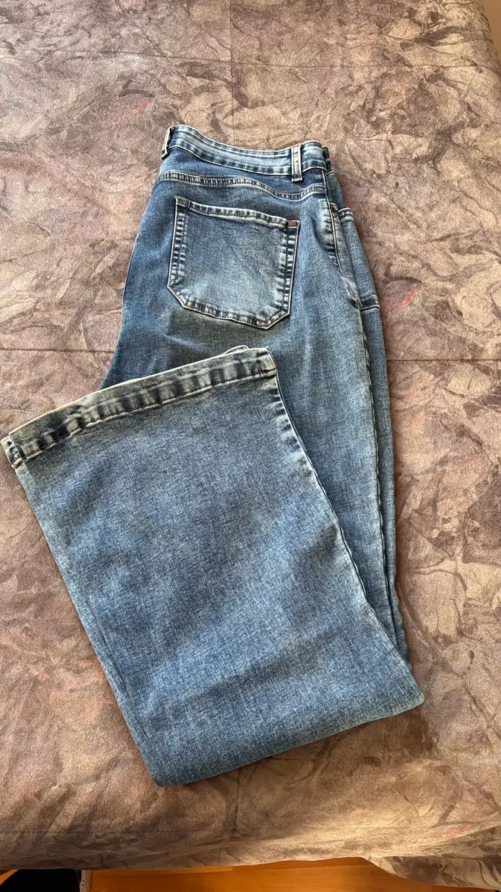 Jeans acampanados de mezclilla azul Wadoss - 3