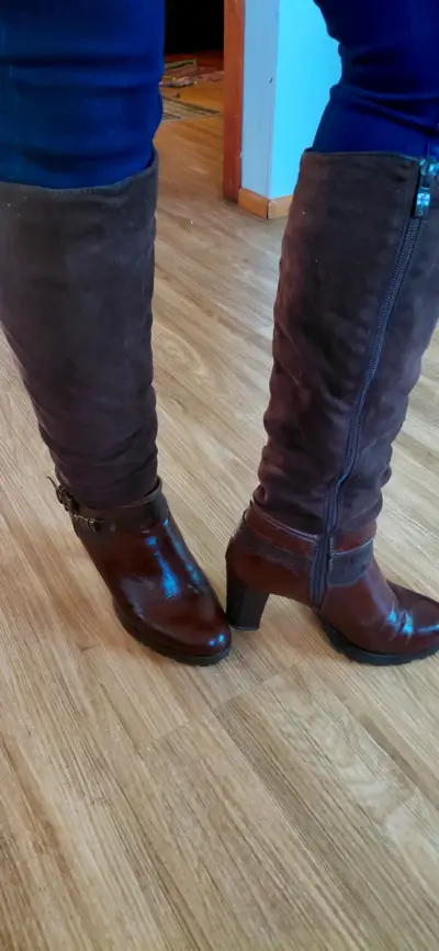 Botas de cuero marrón con tacón alto - miniatura 1
