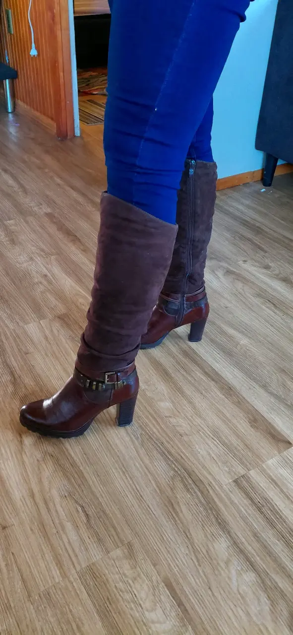 Botas de cuero marrón con tacón alto - 2