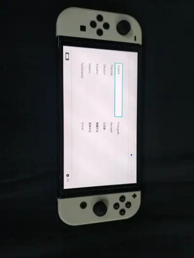 Consola Nintendo Switch con accesorios y estuche - miniatura 2
