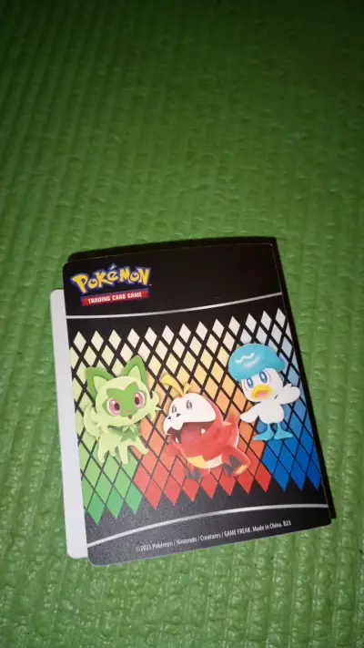 Álbum de cartas Pokémon con diseño especial - miniatura 2
