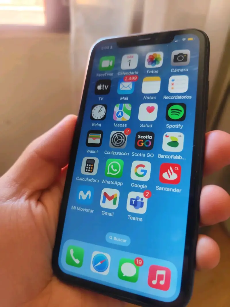 iPhone 11 en buen estado - 2