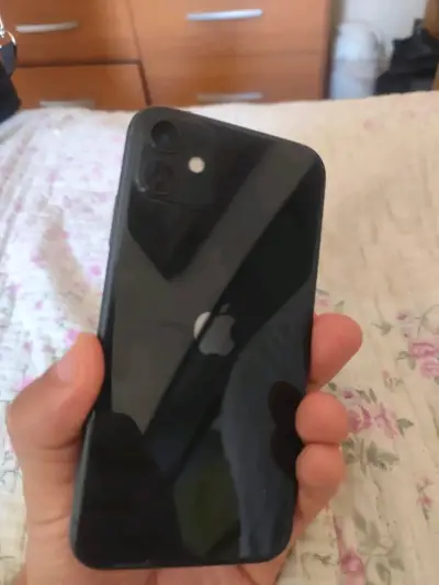iPhone 11 en buen estado - miniatura 6