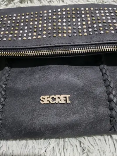 Cartera negra con tachas Secret - miniatura 5