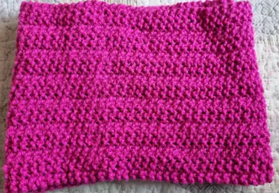 Cuello tejido a mano color morado - miniatura 3