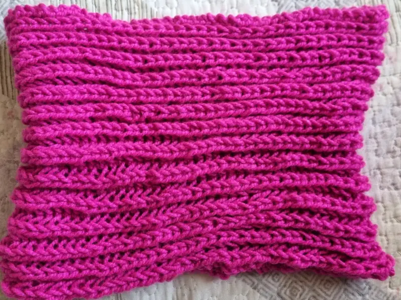 Cuello tejido a mano color morado - 6