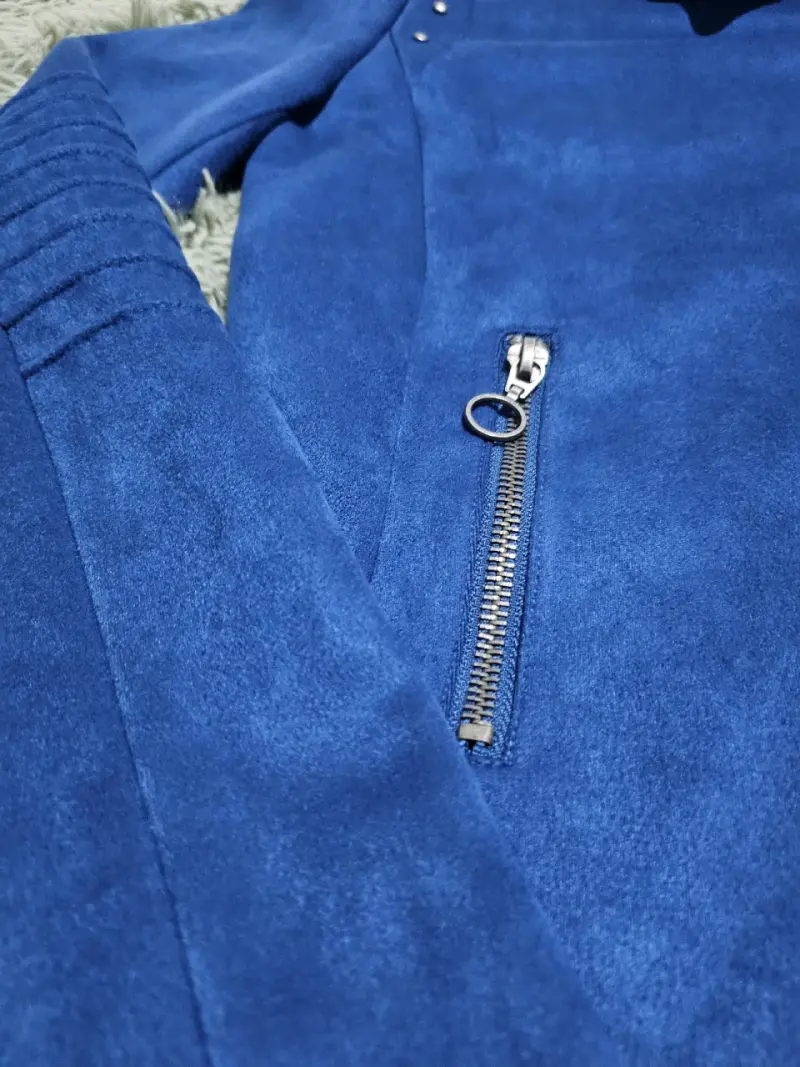 Chaqueta azul con tachas IO - 4