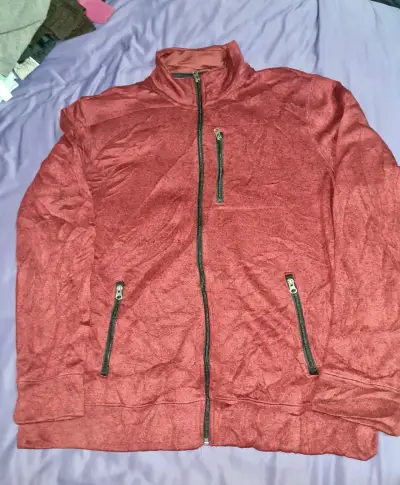 Chaqueta deportiva burdeo con cierre completo - miniatura 1