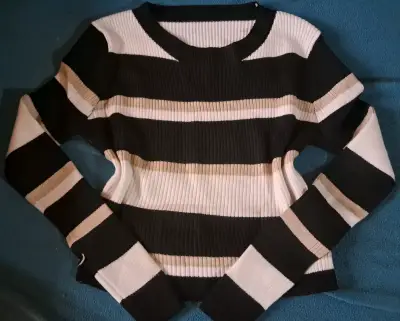 Suéter de rayas blanco y negro para mujer - miniatura 1
