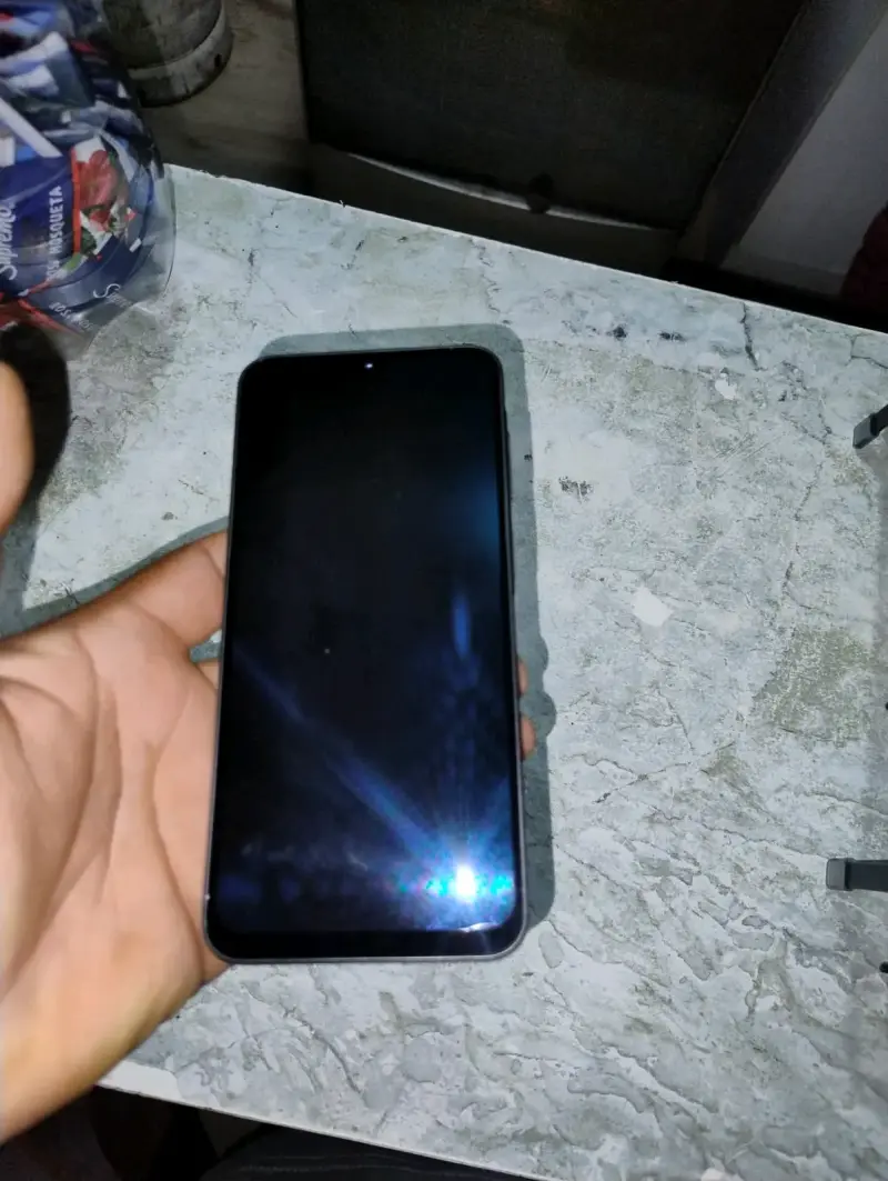 Teléfono inteligente de alta gama en buen estado - 2