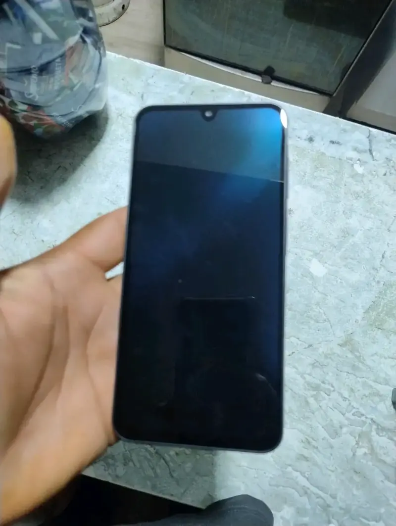 Teléfono inteligente de alta gama en buen estado - 4