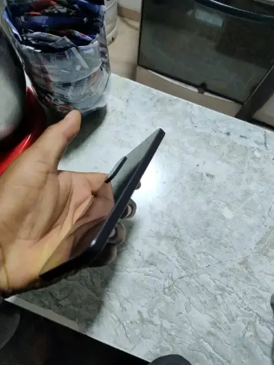 Teléfono inteligente de alta gama en buen estado - miniatura 5