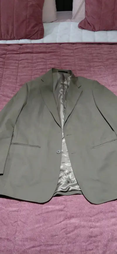 Elegante blazer gris para hombre - miniatura 1