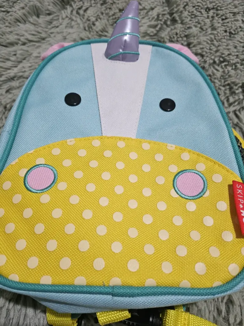 Mochila infantil unicornio Skip Hop con correa - 3