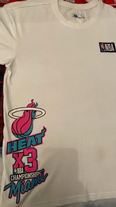 Polera NBA Miami Heat Blanca Exclusiva - miniatura 2
