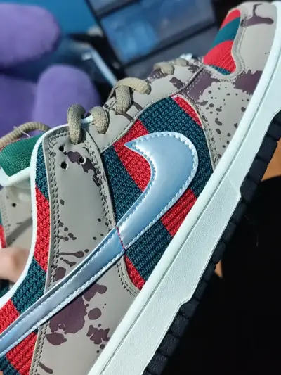 Zapatillas Nike Dunk Low | Freddy kruger | 9.5US - miniatura 3