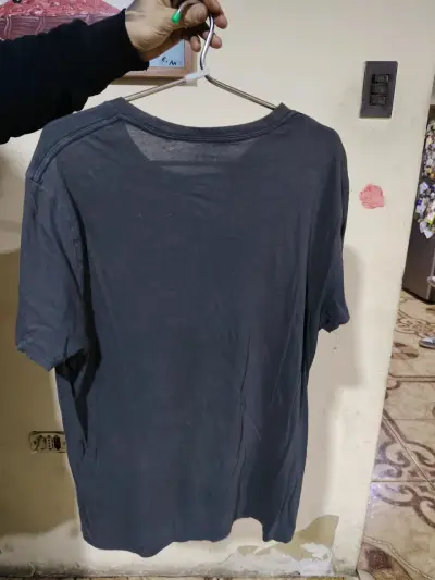 Polera Guess gris con logo grande - miniatura 2