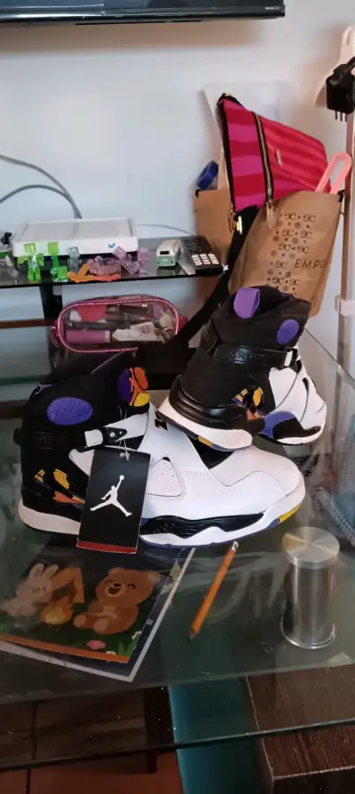 Zapatillas deportivas Air Jordan retro coloridas - miniatura 1