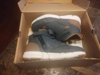 Botines para niños color azul y marró talla 34 - miniatura 1