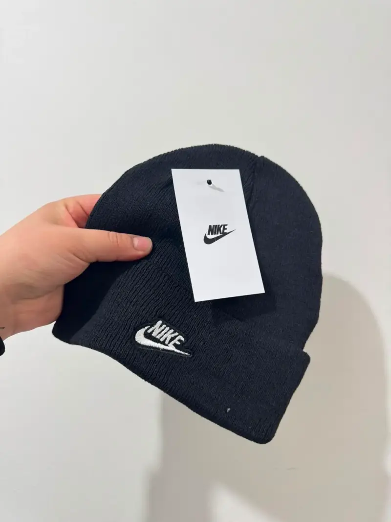 Gorros de lana con logo bordado - 3