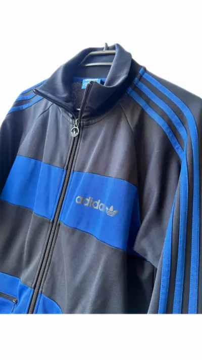 Chaqueta deportiva ADIDAS azul claro y azul marino - miniatura 2