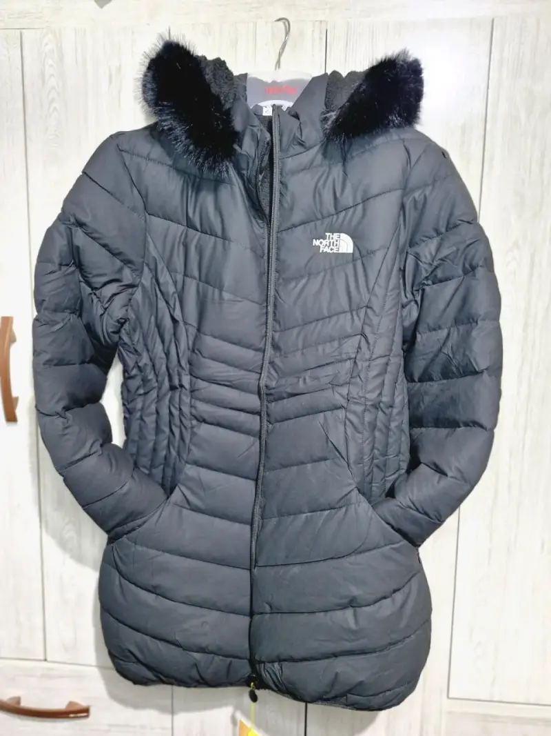 Chaqueta acolchada negra The North Face con capucha - 1