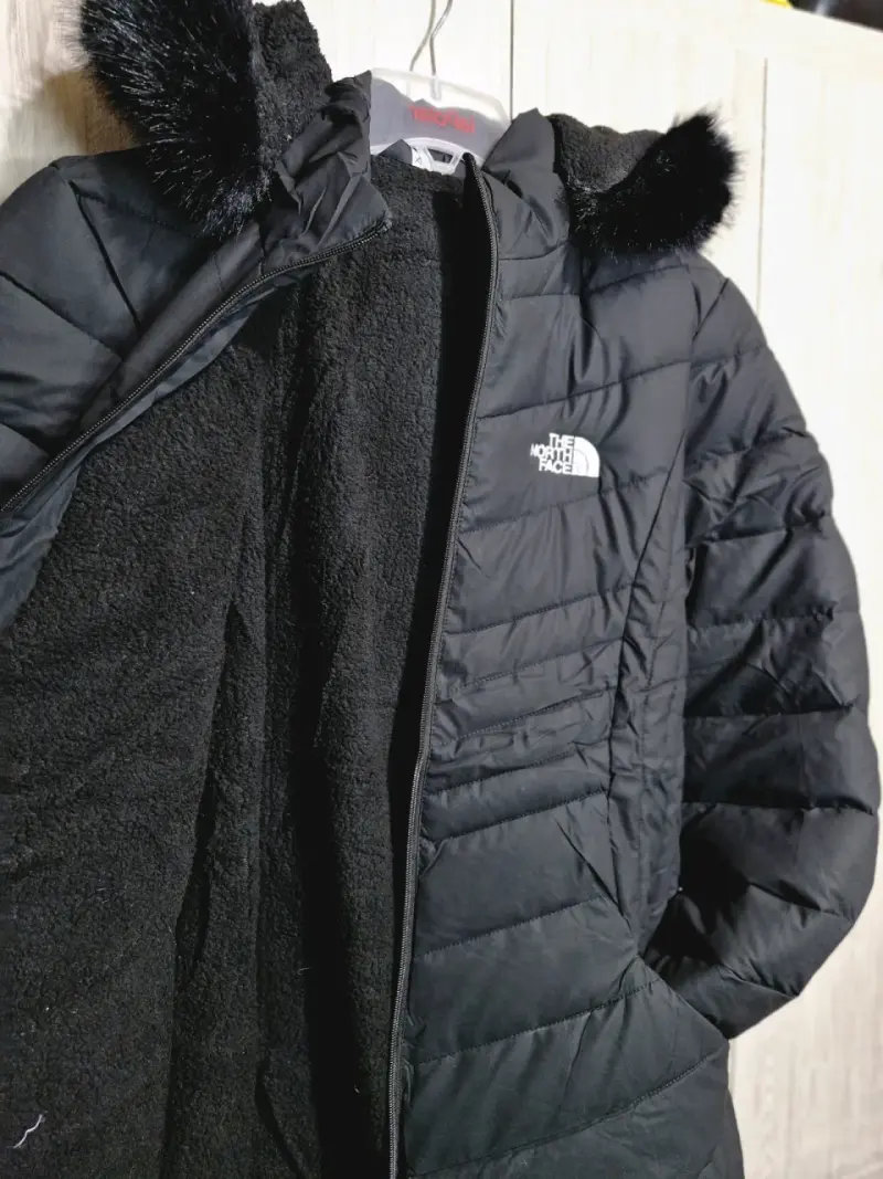 Chaqueta acolchada negra The North Face con capucha - 3