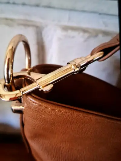 Bolso de cuero marrón con correa bordada - miniatura 3