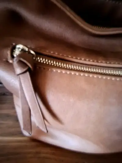 Bolso de cuero marrón con correa bordada - miniatura 4
