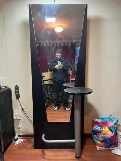 Espejo de pie con soporte metálico - miniatura 1