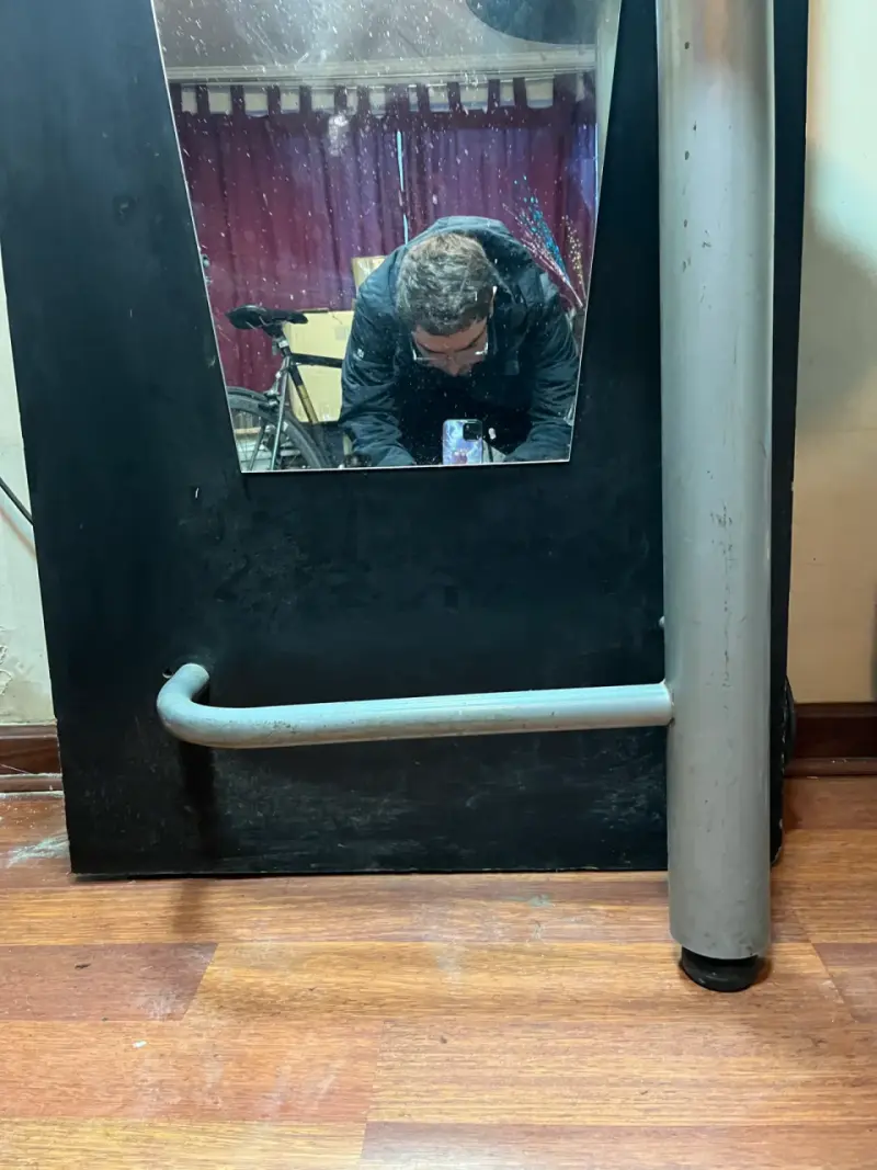 Espejo de pie con soporte metálico - 2