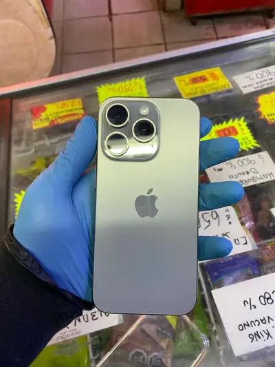 iPhone 15 Pro 128GB en buen estado - miniatura 1