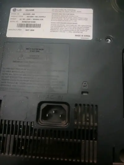 Monitor LG de 22 pulgadas en buen estado - miniatura 4