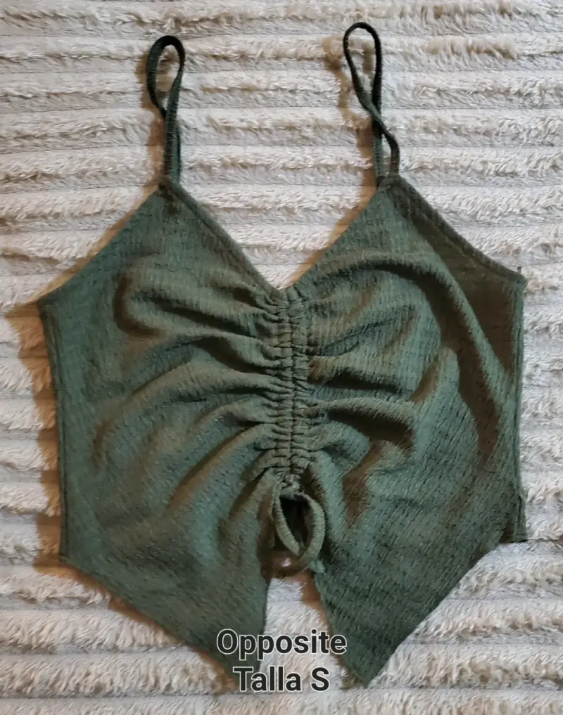 Top verde oliva con fruncido Opposite talla S