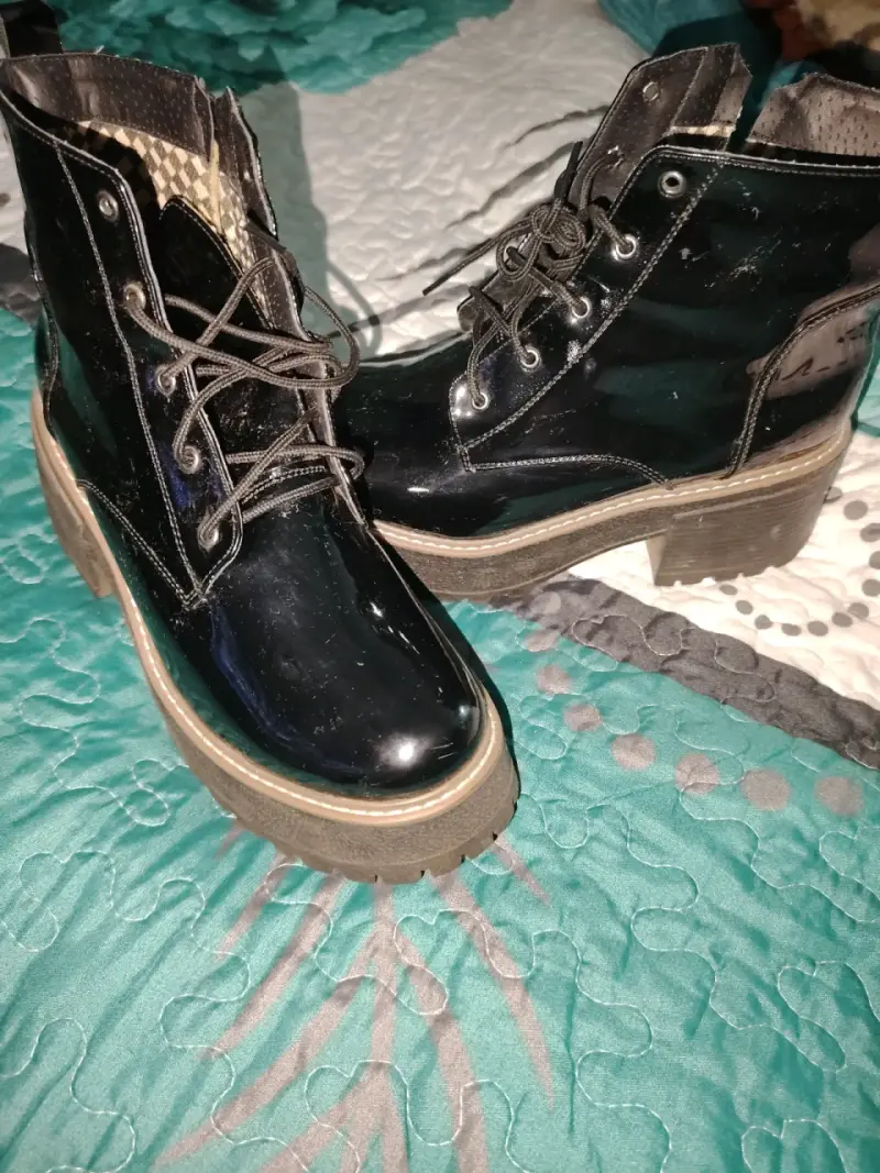 Botines de charol negro con plataforma - 1