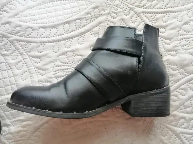 Botines negros de cuero con cierre lateral - 2