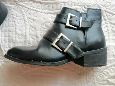 Botines negros de cuero con cierre lateral - miniatura 4