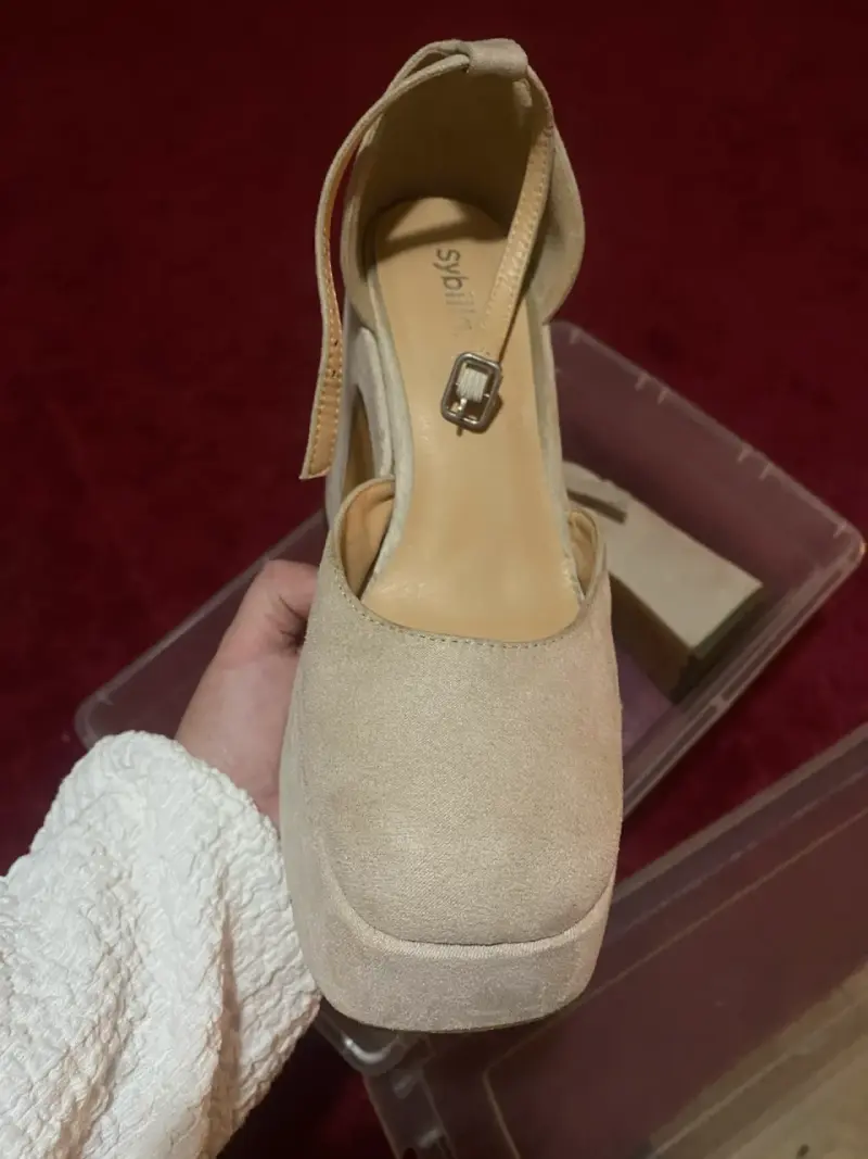 Zapatos de tacón alto beige con plataforma - 1
